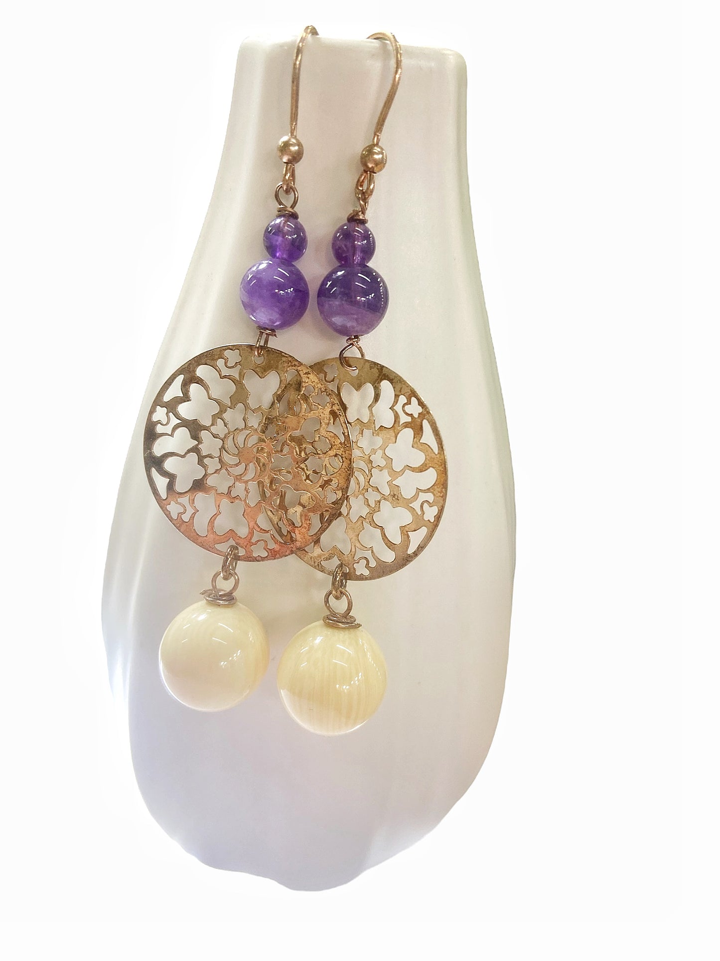 Pendientes de plata rosa, amatista y pasta de hueso