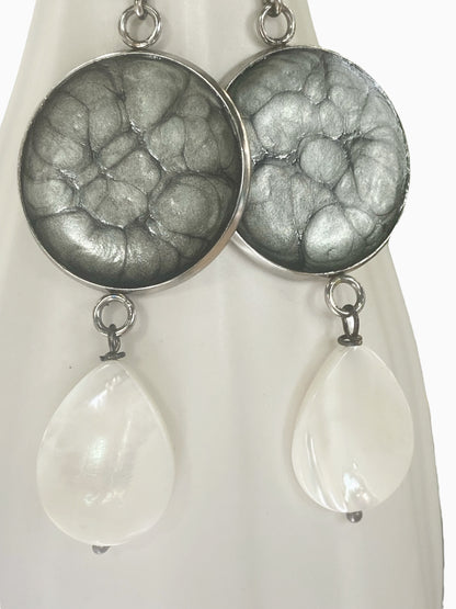 Hand painted earrings with mother of pearl