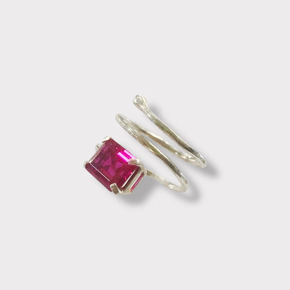 Anello in argento 925 con pietra fucsia