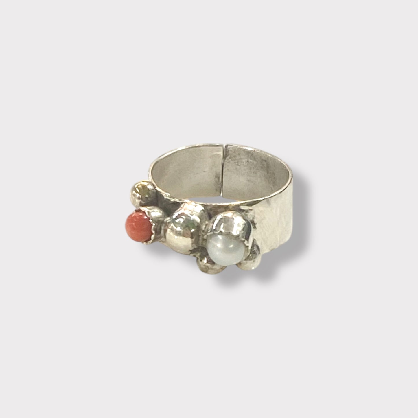 925 silver ring with coral and freshwater pearl