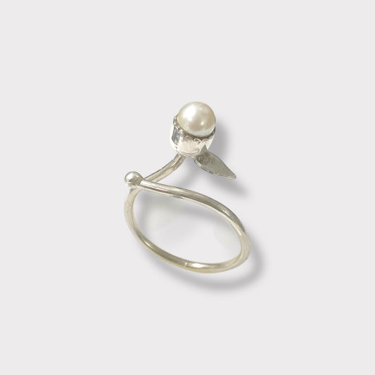 925 silver and freshwater pearl ring