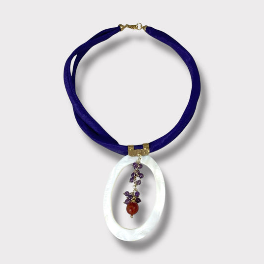 Collana con argento, madreperla, ametista e madrefora