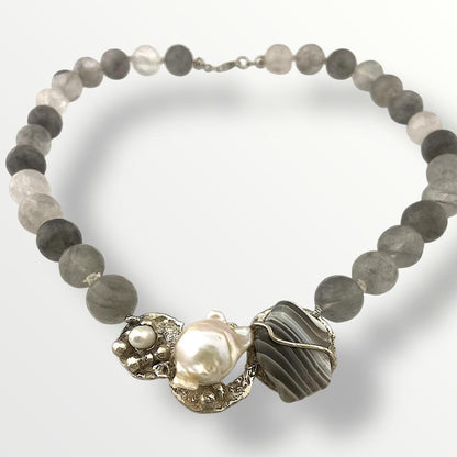 Collana girocollo quarzo grigio e centrale in argento 925