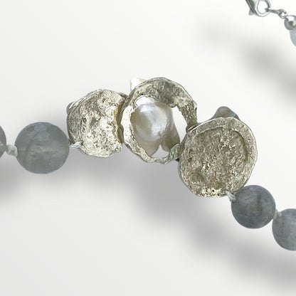 Collana girocollo quarzo grigio e centrale in argento 925