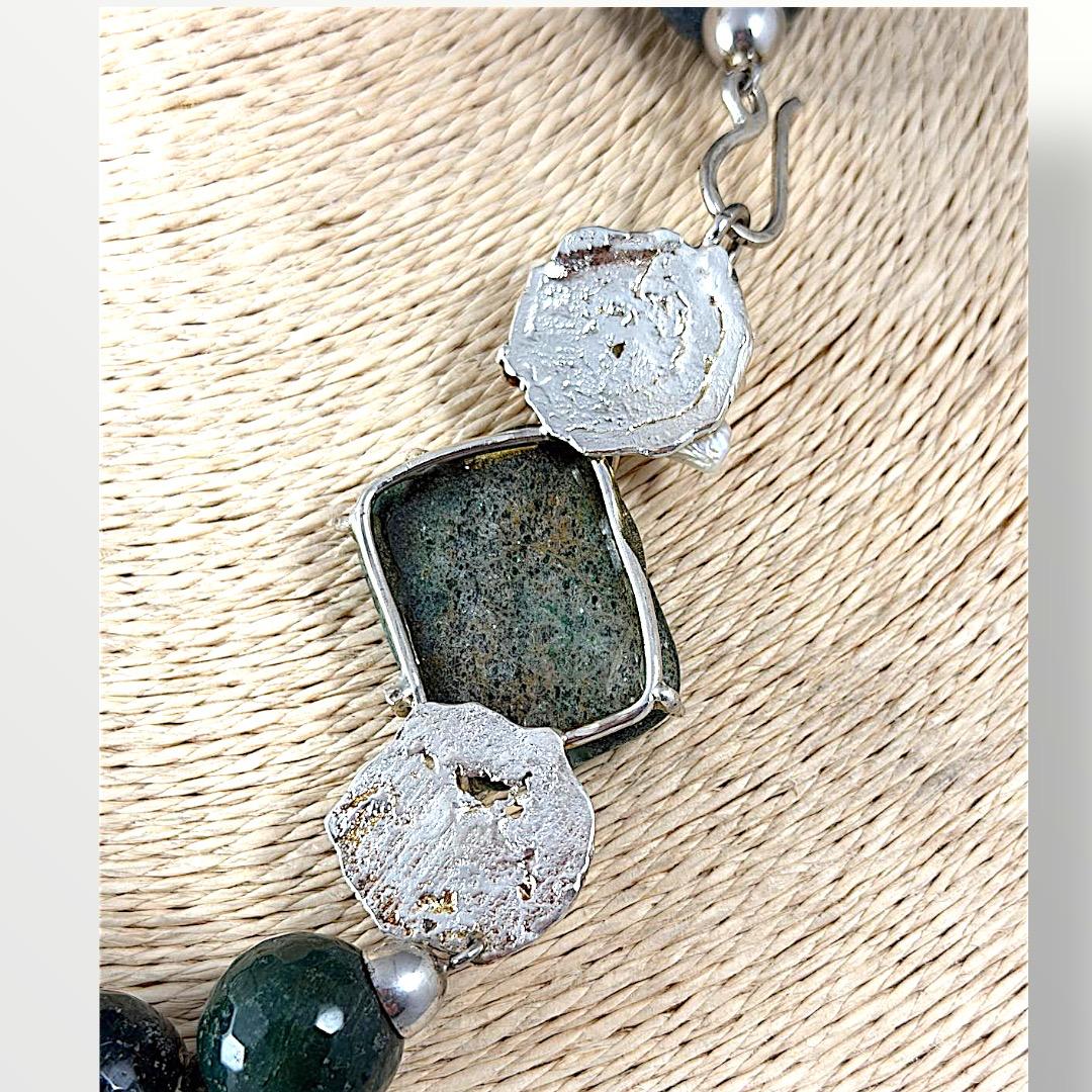 Collana girocollo con agata e laterale in argento 925 lavorato a mano