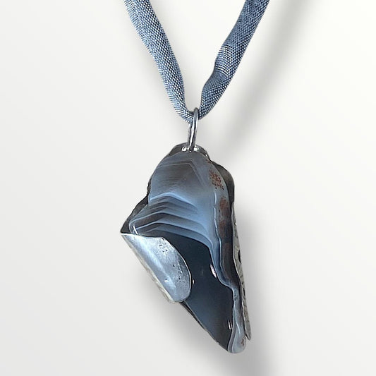 Ciondolo linea " L'abbraccio" argento 925 e agata botswana