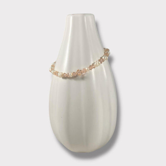 Bracciale con cristalli e perle di acqua dolce