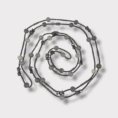 Collana lunga in quarzo e ematite